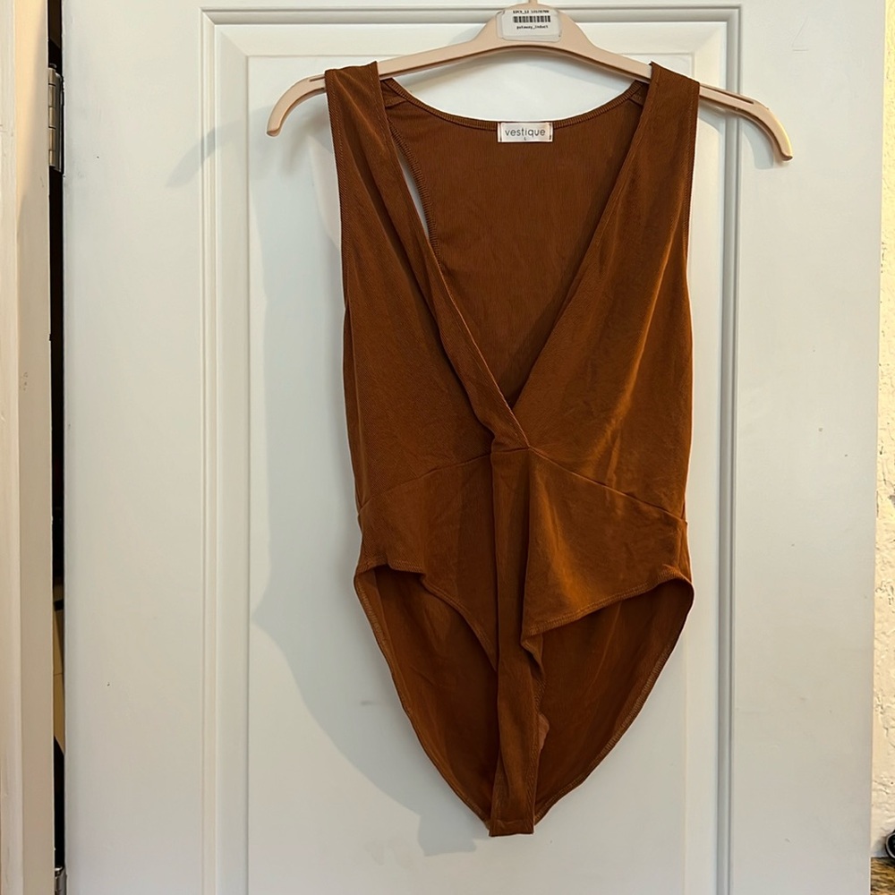 Vestique ribbed bodysuit